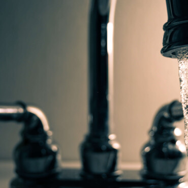 Metale grele in apa potabila – care sunt cele mai periculoase substante si cum poti purifica apa de la robinet?